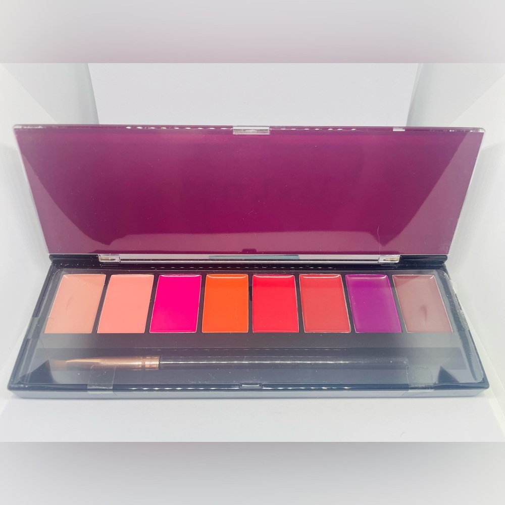 Pro Fusion Alluring 8 colors matte lipstick palette